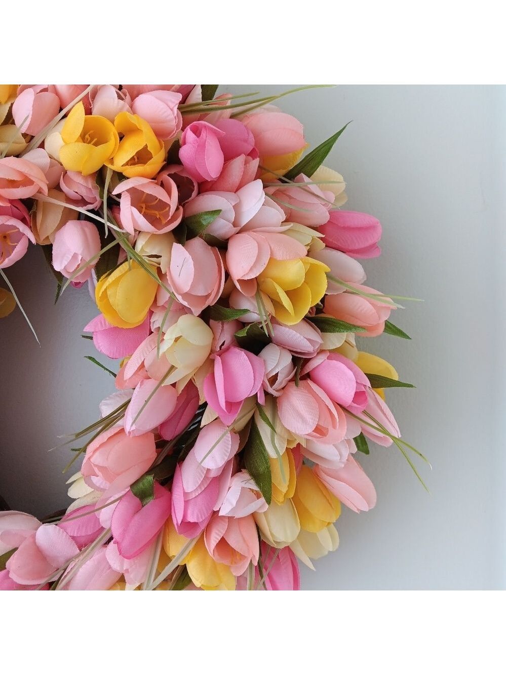 Wreath Flippers Handcrafted 14" Bright Spring Tulip Wreath - Picture 7 of 9